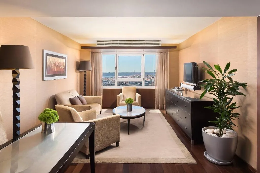 SUITE EXECUTIVE Room, Sheraton Lisboa Hotel & Spa, Lisbon