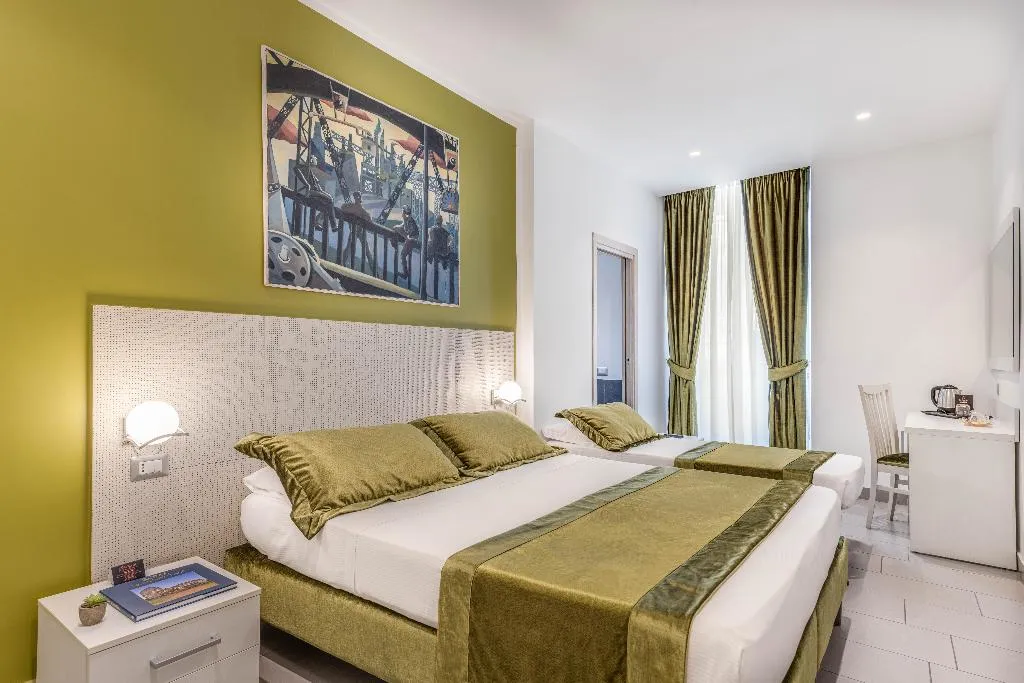 TRIPLE STANDARD Room, Trevi Palace Hotel, Rome