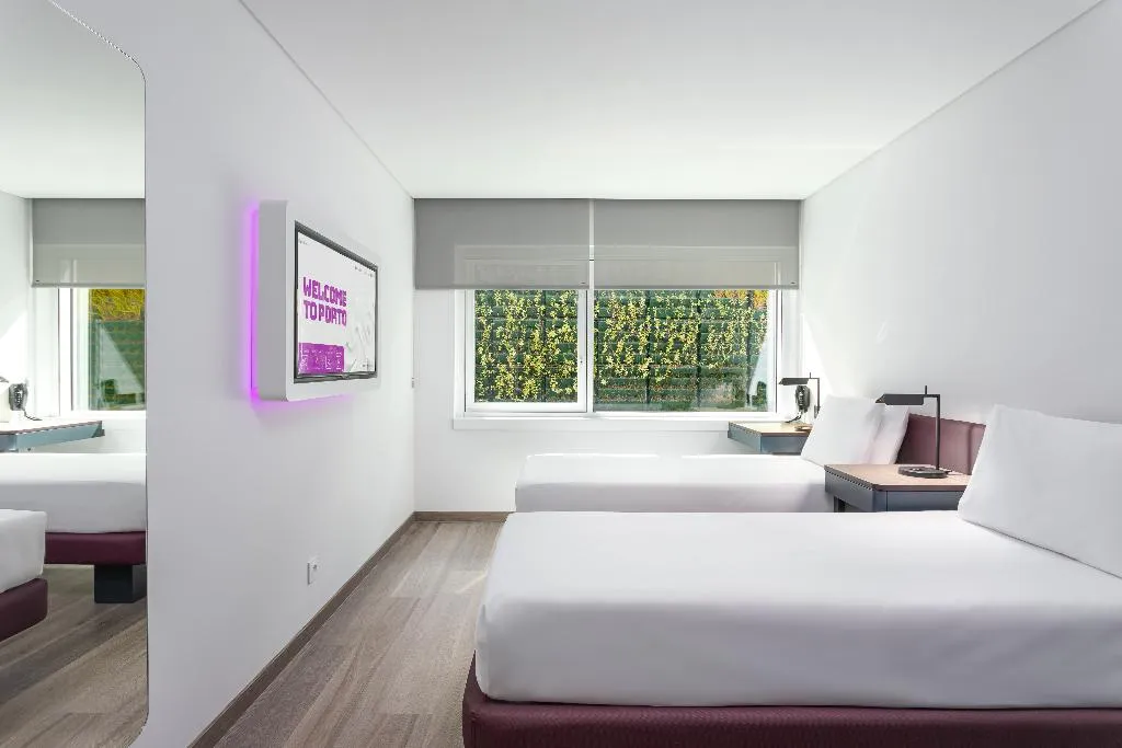 TWIN PREMIUM Room, Yotel Porto, Porto