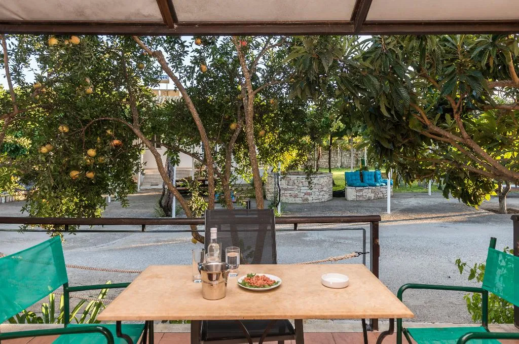 APARTMENT GARDEN VIEW Room, Villa Ganios, Kalamata