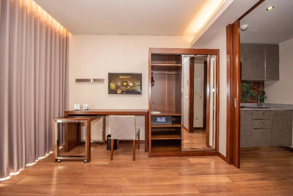 TRIPLE STANDARD Room, Eurostars Oporto, Porto