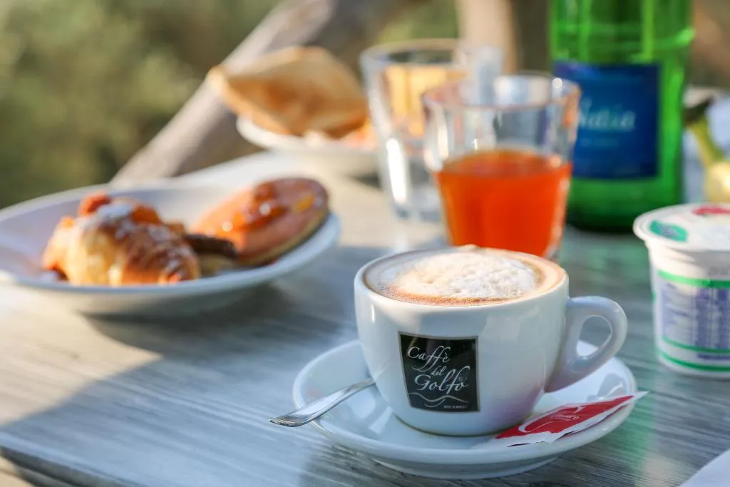 Restaurant, Hostel & Glamping Santa Fortunata, Naples