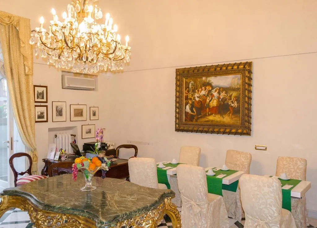 Lobby, Relais La Rupe, Naples