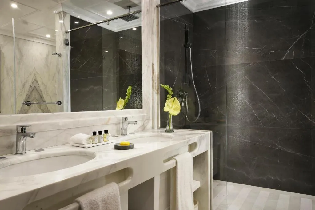 TRIPLE THREE BEDROOMS Room, Splendide Royal Rome, Rome