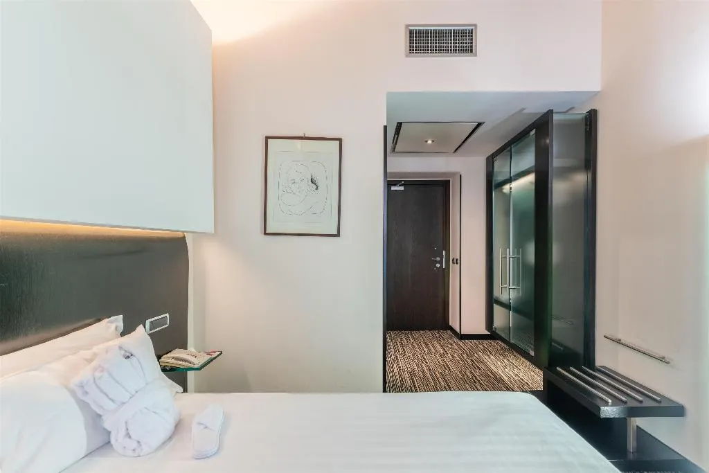 DOUBLE ECONOMY Room, Best Western Plus Hotel Universo, Rome