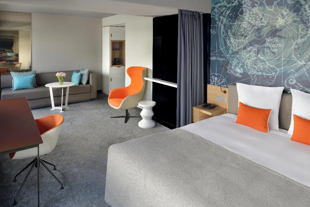 JUNIOR SUITE KING SIZE BED Room, Movenpick Hotel Amsterdam City Centre, Amsterdam