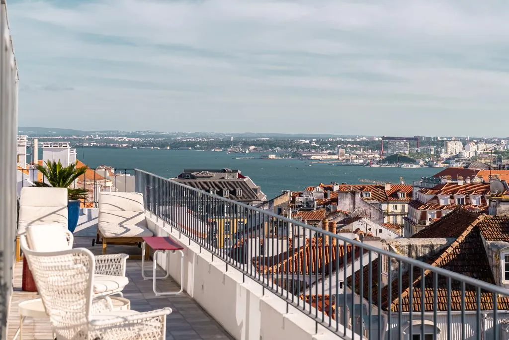 APARTMENT THREE BEDROOMS Room, Almaria - Ex LIibris, Lisbon