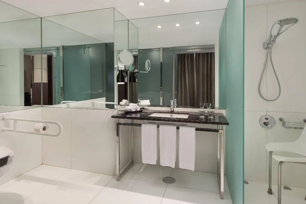 Room, Sheraton Lisboa Hotel & Spa, Lisbon