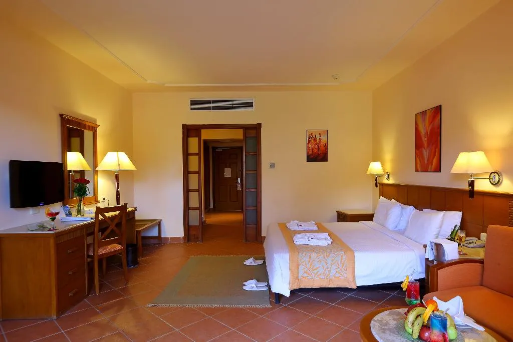 FAMILY ROOM POOL VIEW Room, Charmillion Gardens Aqua Park, Red Sea Riviera