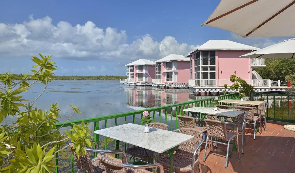Bar, Melia Cayo Coco, Cuba