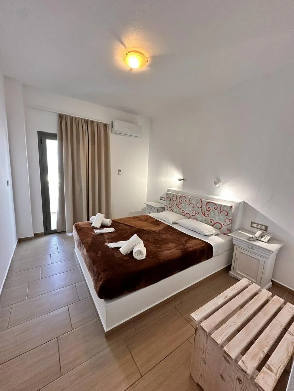 Room, Olympic, Santorini