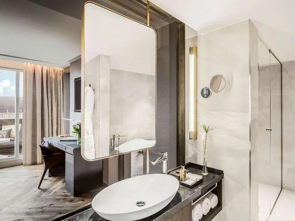 Room, Anantara Grand Hotel Krasnapolsky Amsterdam, Amsterdam
