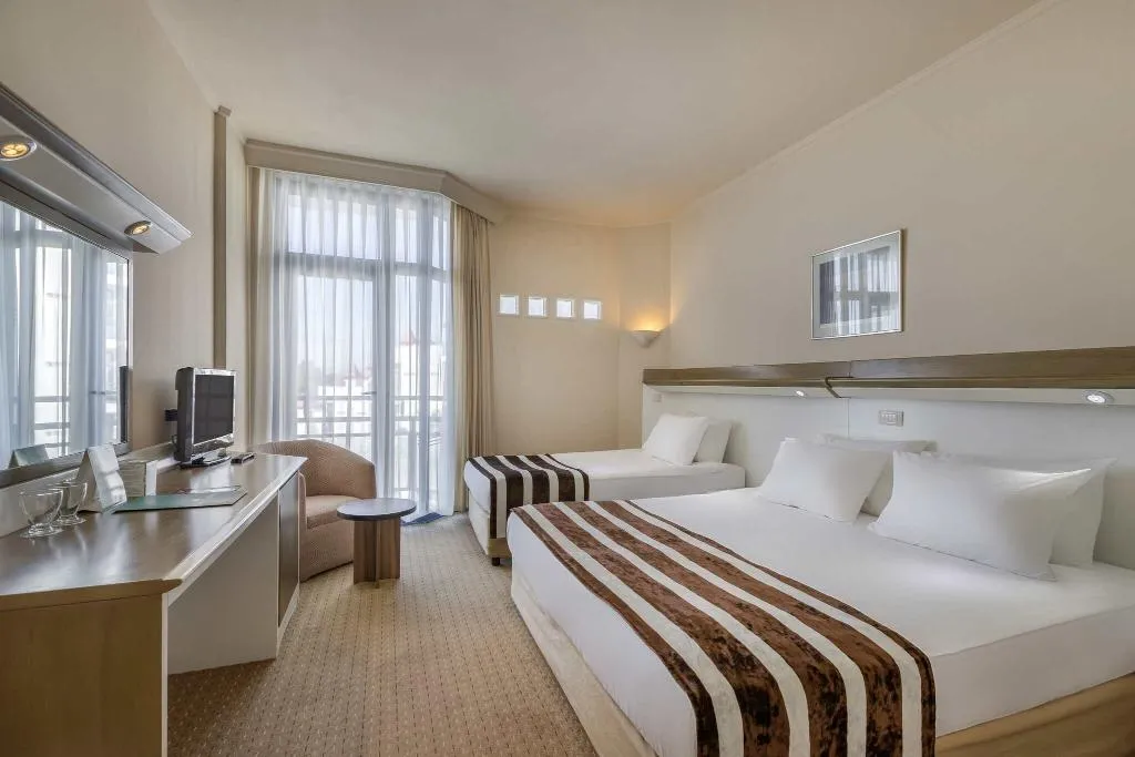 Room DELUXE ONE BED Room, Green Max Hotel, Antalya