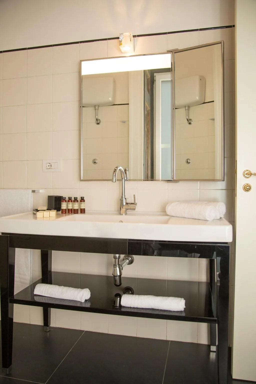 SUITE KING SIZE BED Room, Santa Chiara Boutique Hotel, Naples