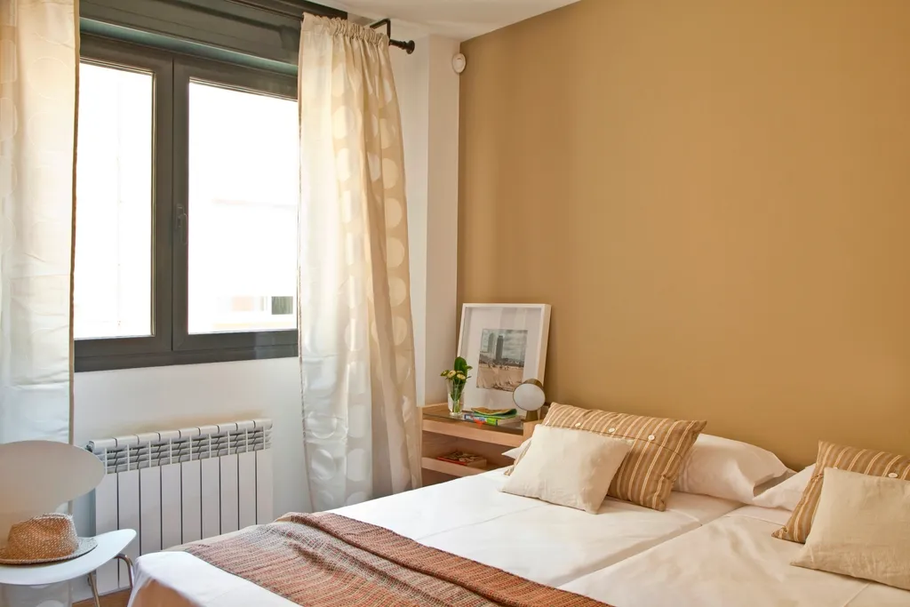 APARTMENT CAPACITY 5 TWO BEDROOMS Room, AinB Sagrada Familia Apartments, Barcelona