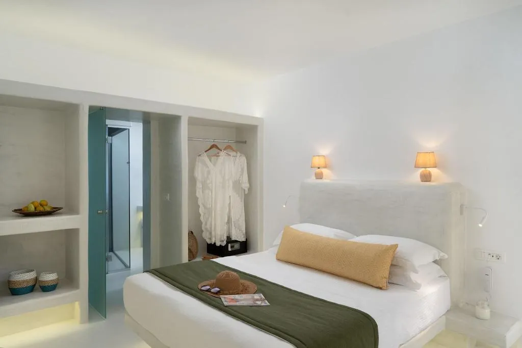 Room, Edem Luxury Hotel, Santorini