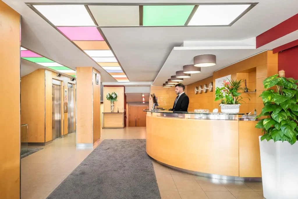Lobby, Abbot, Barcelona