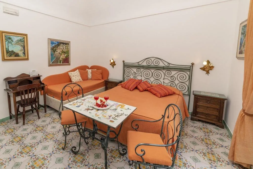 Room, Casa Teresa, Naples