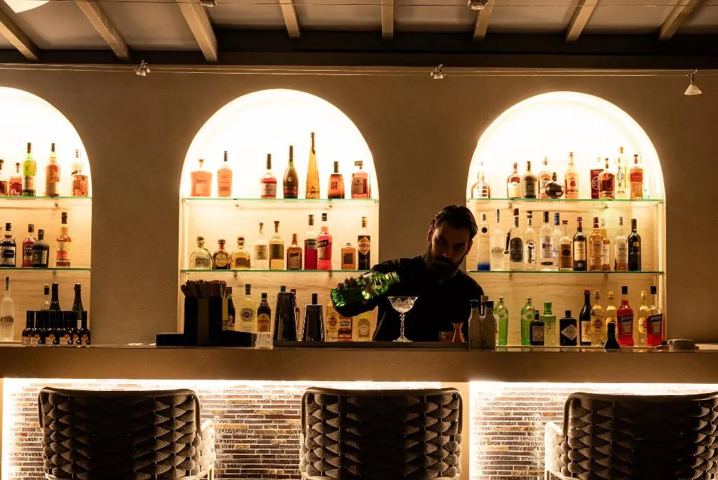 Bar, Athens 507, Athens