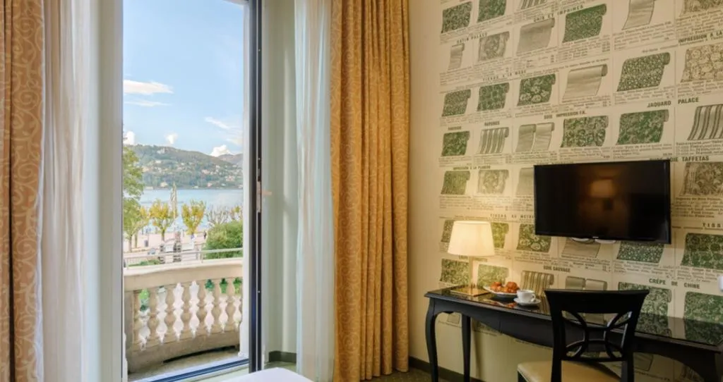 TWIN LAKE VIEW Room, Palace Hotel Lake Como, Milan