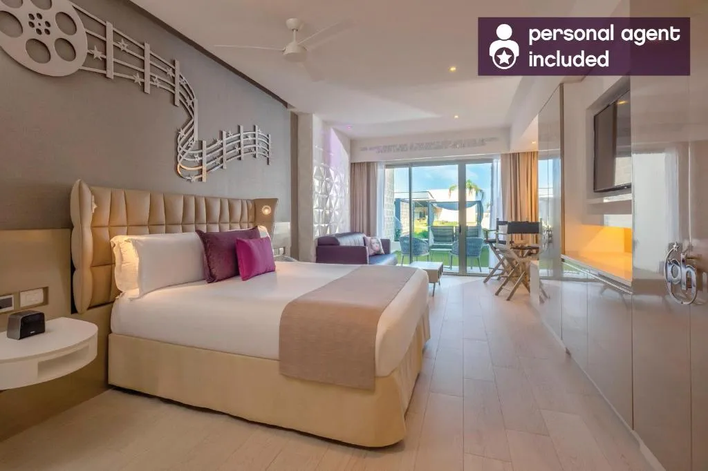 JUNIOR SUITE WITH PRIVATE POOL Room, Planet Hollywood Adult Scene - All-Inclusive Resor, Cancun Area