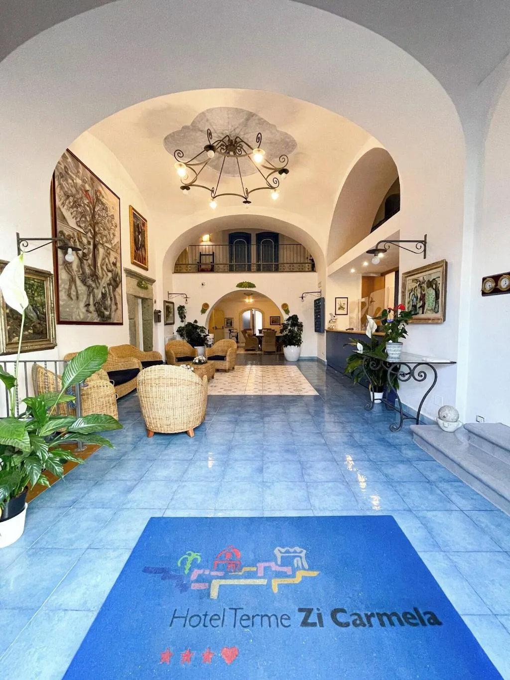 Lobby, Zi Carmela, Naples