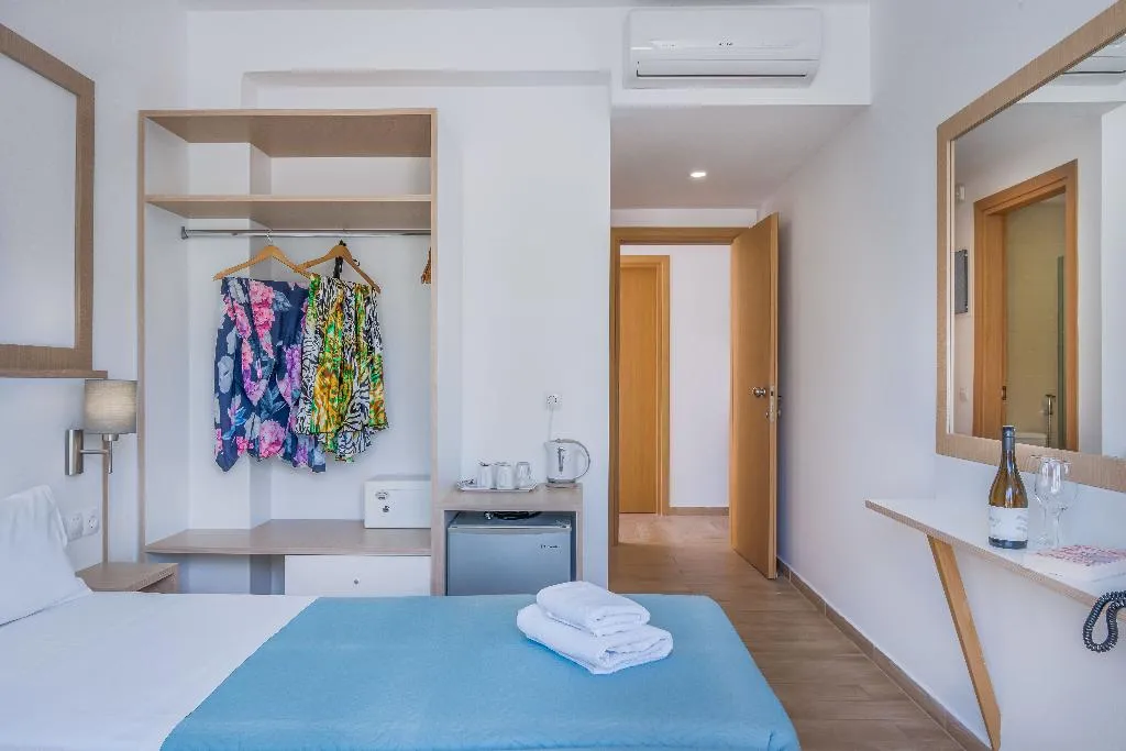 TWIN SUPERIOR TWO DOUBLE BEDS Room, Creta Verano, Crete