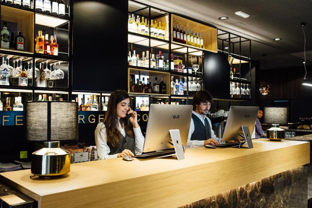 Bar, Malcom and Barret, Valencia