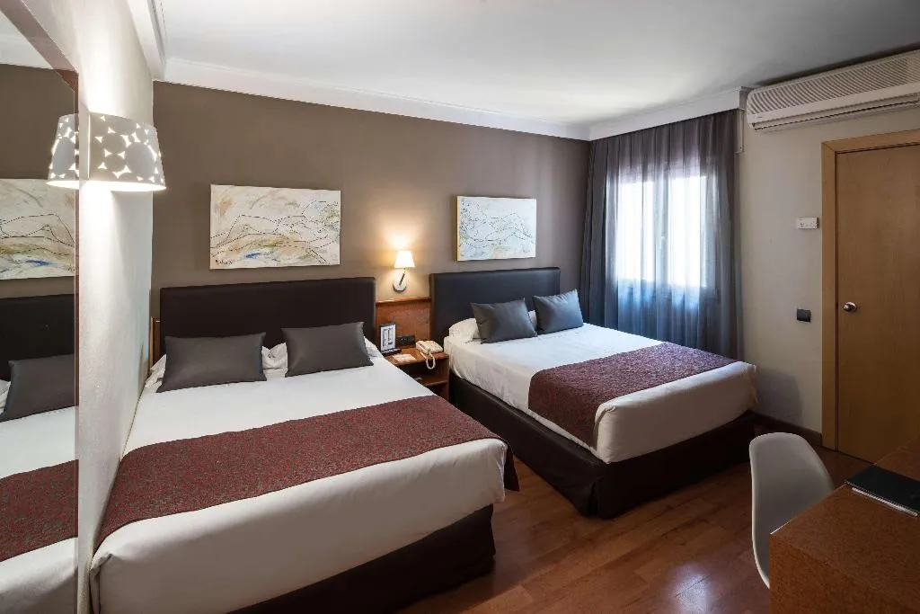 Room, Catalonia Castellnou, Barcelona