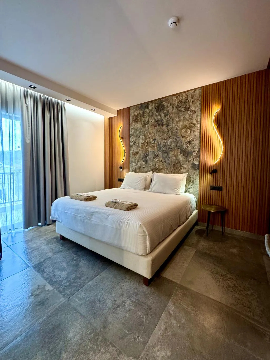 Room, Bruskos Hotel & Suites, Corfu
