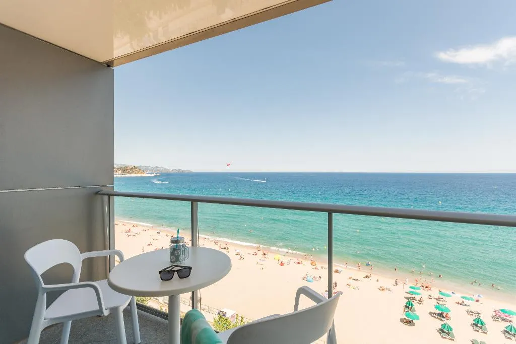 APARTMENT CAPACITY 2 ONE BEDROOM Room, Pierre & Vacances Blanes Playa, Costa Brava
