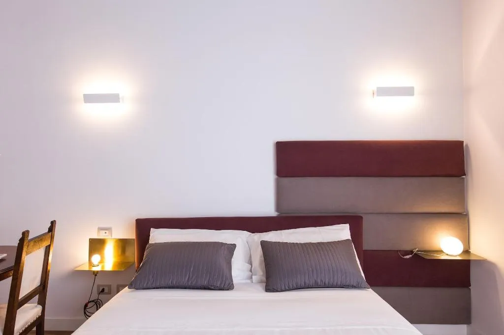 Room, Savoy Riviera, Naples