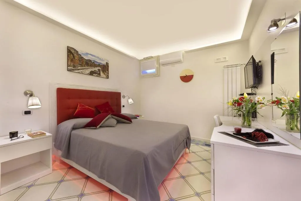 Room, B B Sorrento Central, Naples