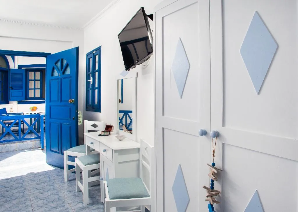 TRIPLE PARK VIEW Room, Roula Villa, Santorini