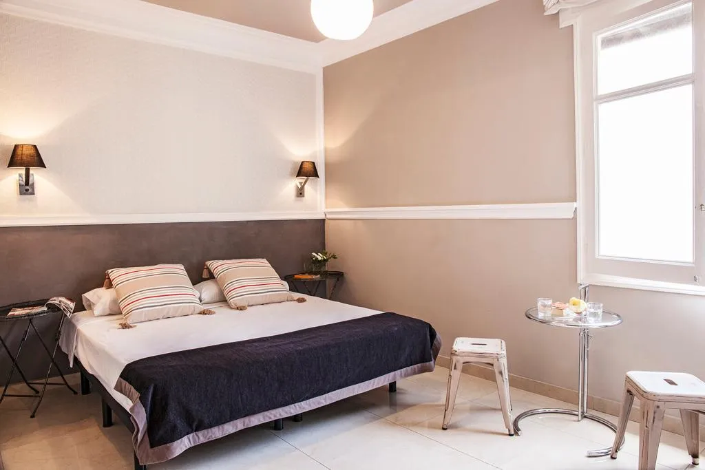 DOUBLE CAPACITY 1 Room, AinB Eixample Muntaner, Barcelona