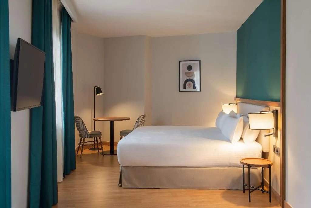 DOUBLE SUPERIOR QUEEN BED Room, Hotel Elche Centro Affiliated by Melia, Costa Blanca