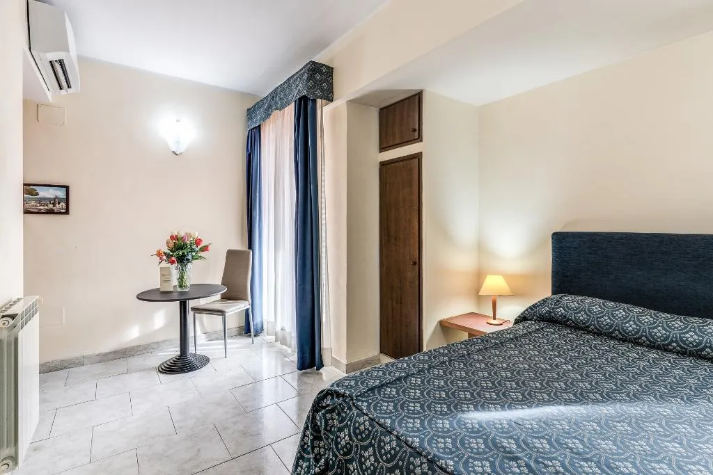 DOUBLE STANDARD Room, Residence La Residenza, Catania