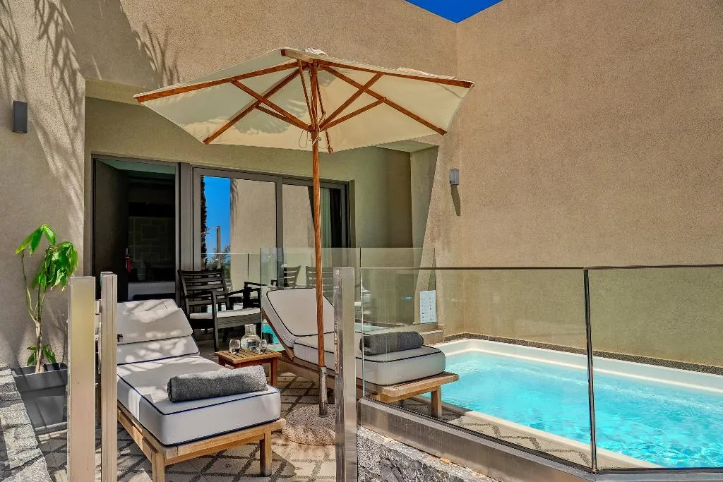 JUNIOR SUITE WITH PRIVATE POOL Room, Axel Beach Crete, Crete
