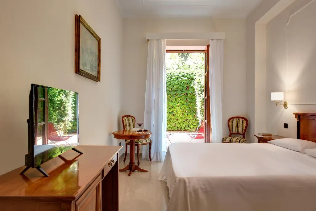 Double or Twin ECONOMY Room, Majestic Palace, Naples