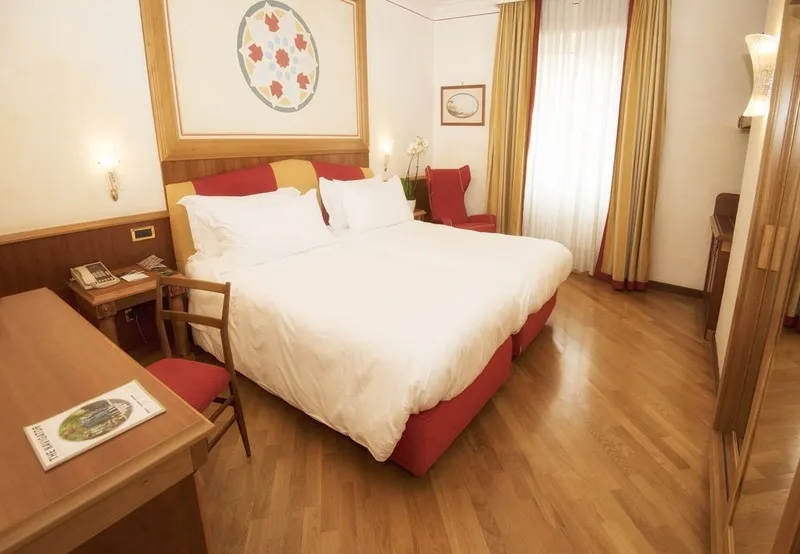 Double or Twin DELUXE Room, Renaissance Naples Mediterraneo, Naples
