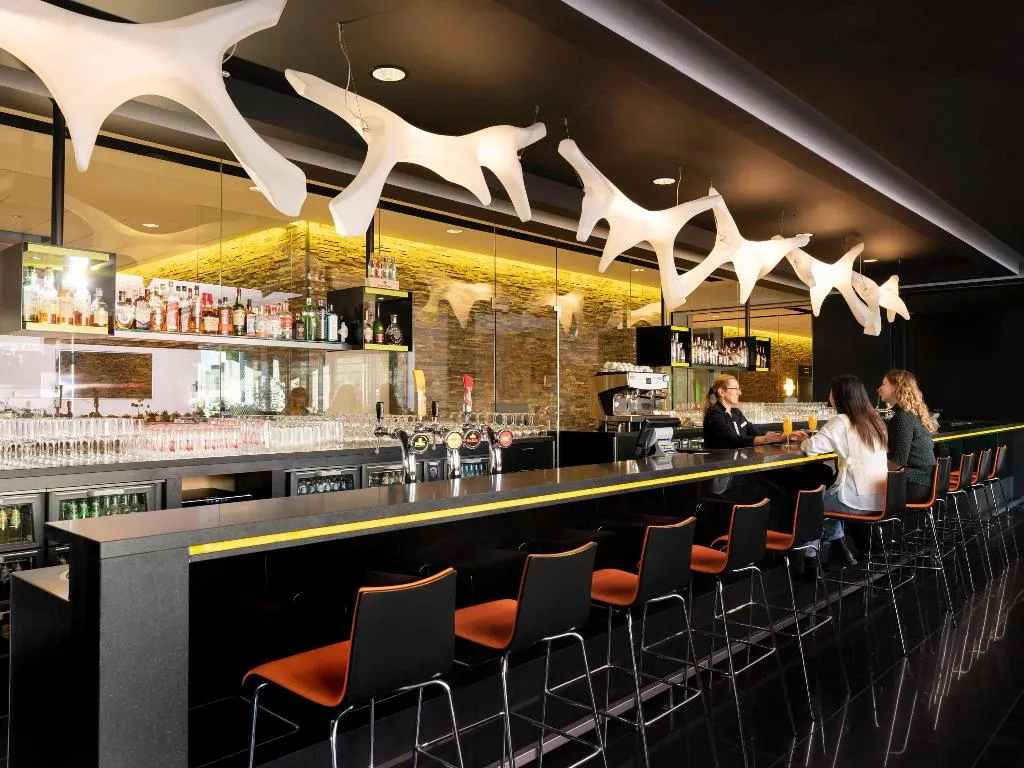 Bar, Novotel Amsterdam City, Amsterdam