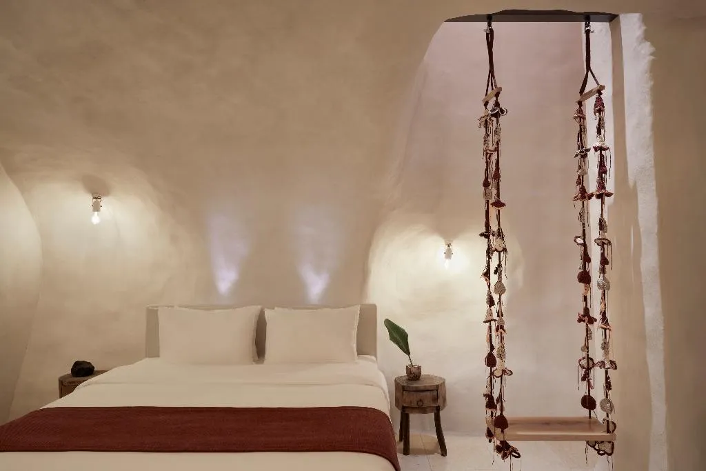 JUNIOR SUITE WITH JACUZZI Room, White Pearl Cavalieri, Santorini
