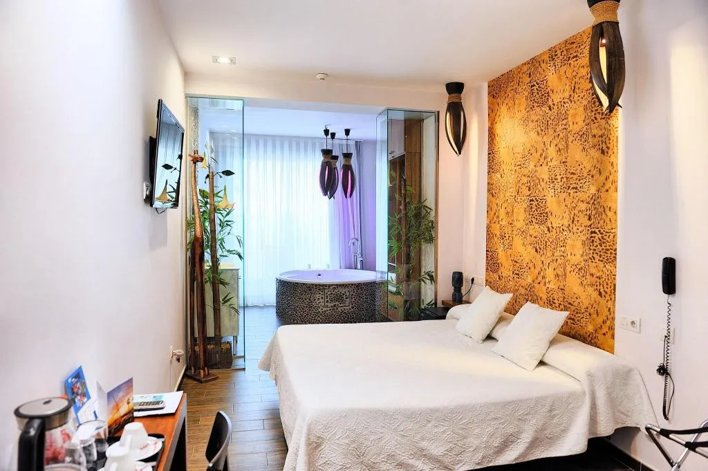 JUNIOR SUITE SEA VIEW Room, Gabbana Beach, Valencia