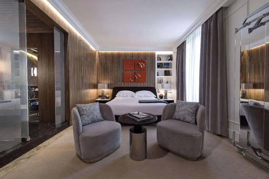 Room, The First Dolce, Rome
