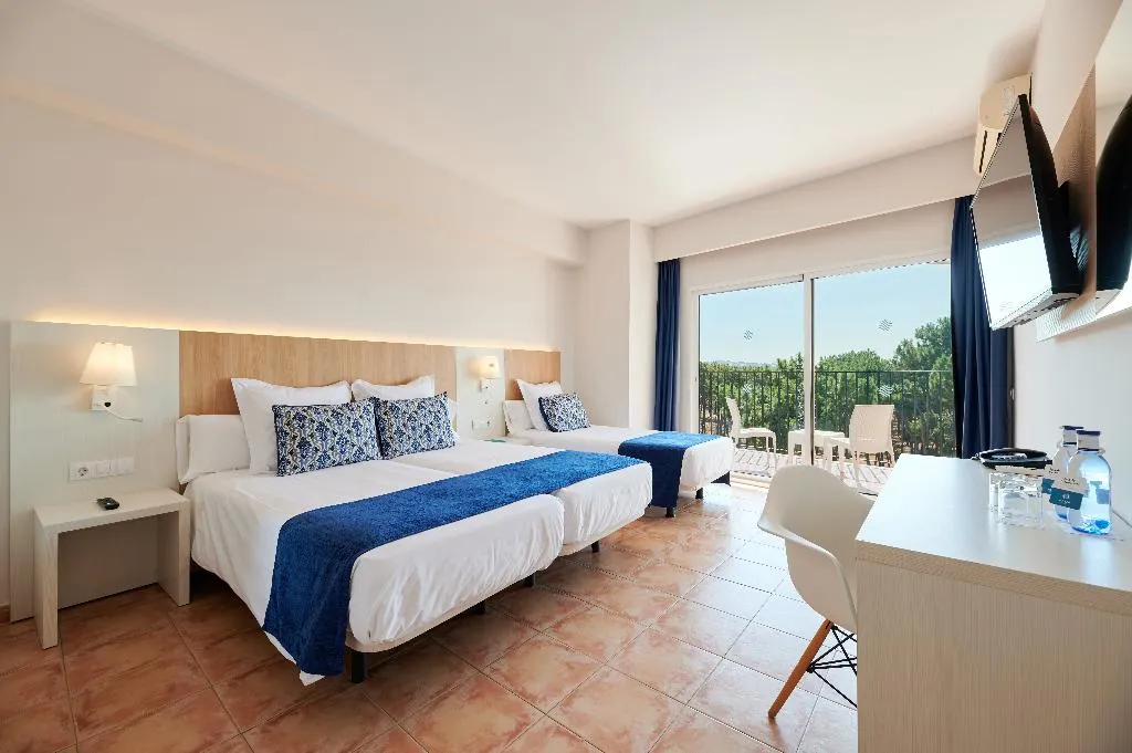 TRIPLE STANDARD Room, AluaSun Marbella Park, Costa Del Sol