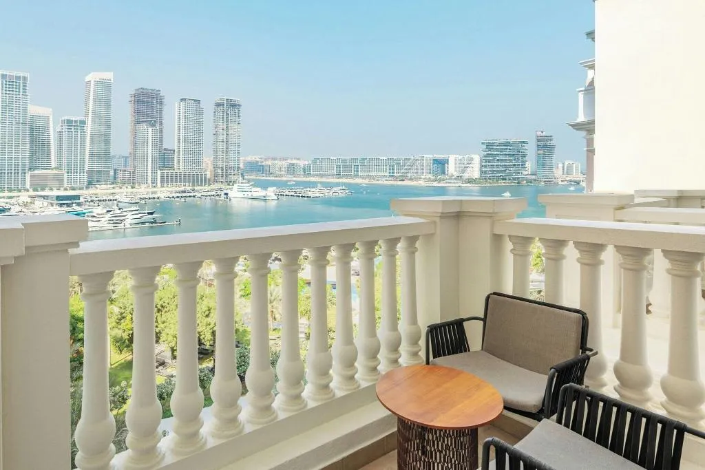 QUADRUPLE CLUB SEA VIEW Room, Westin Mina Seyahi Beach Resort & Marina, Dubai