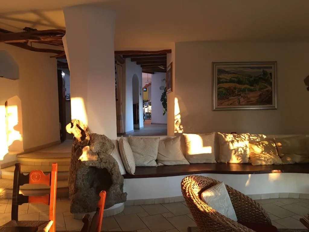 Lobby, Nuraghe Arvu, Olbia