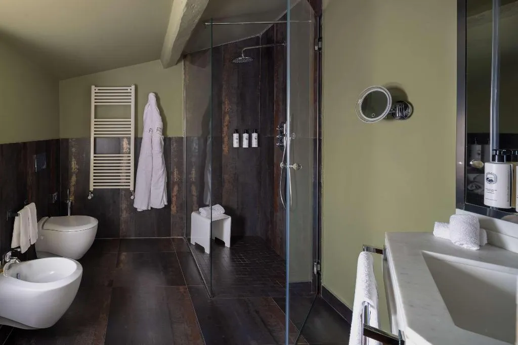 Room, Hotel Number Nine, Florence