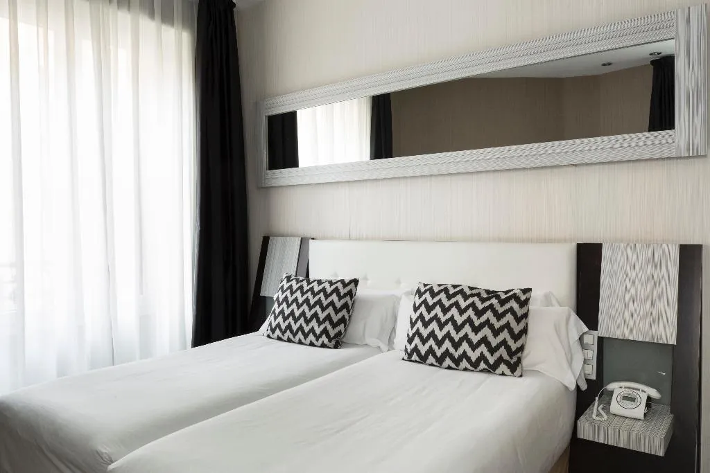 DOUBLE STANDARD Room, Petit Palace Triball, Madrid