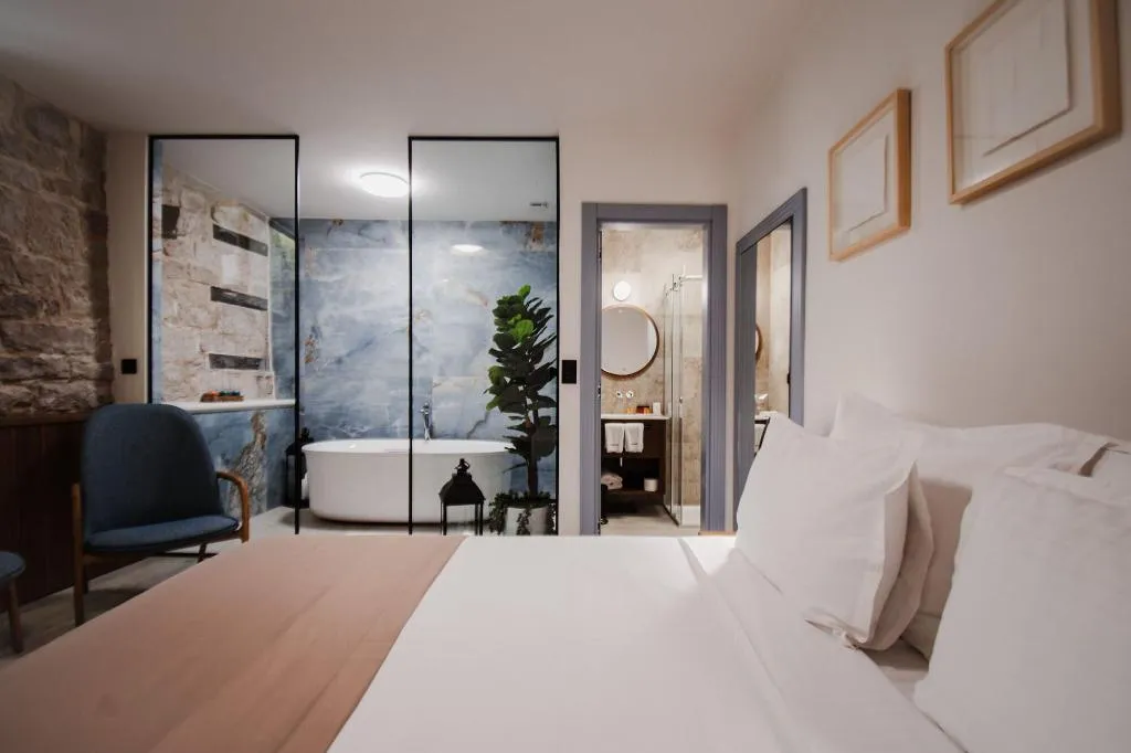 Room, Armerun Heritage Hotel & Residences, Split